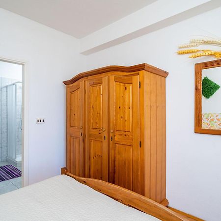 לומבארדה Apartments Nikolina חדר תמונה
