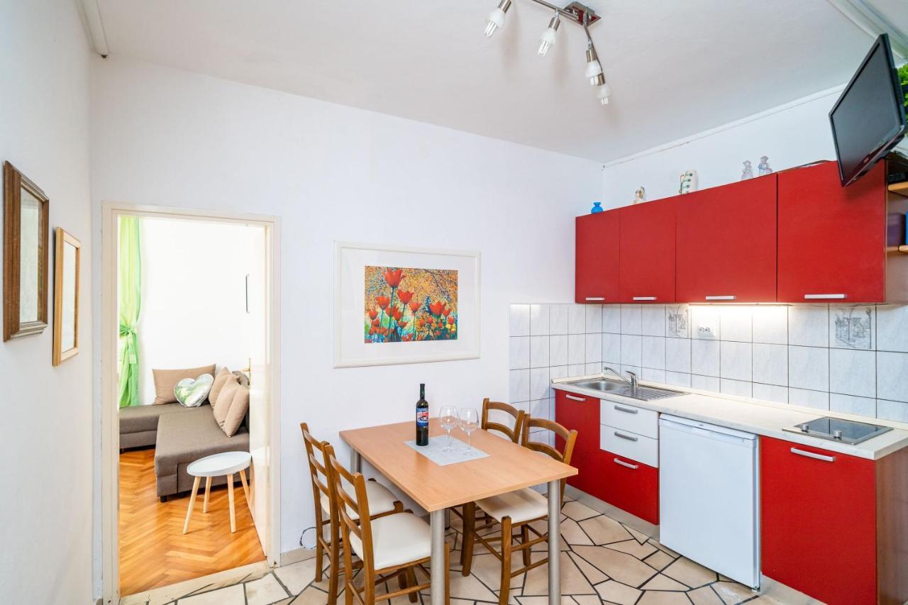 לומבארדה Apartments Nikolina מראה חיצוני תמונה