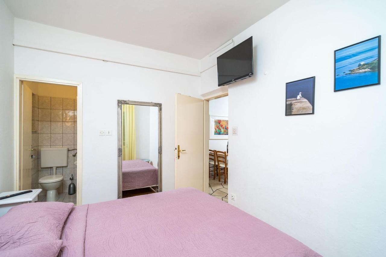 לומבארדה Apartments Nikolina מראה חיצוני תמונה