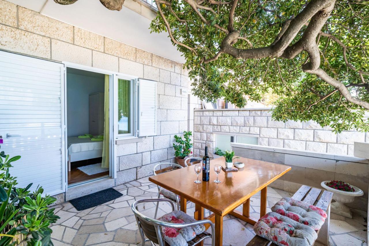 לומבארדה Apartments Nikolina מראה חיצוני תמונה